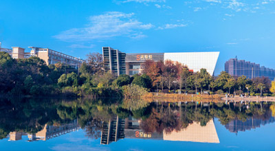 ���ϴ��ڴ�ýְҵ����ѧԺ